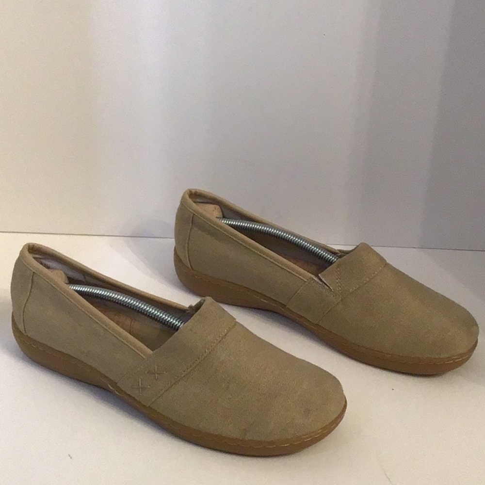 B.O.C KHAKI CANVAS SLIP-ON SHOES SZ 8.5 M